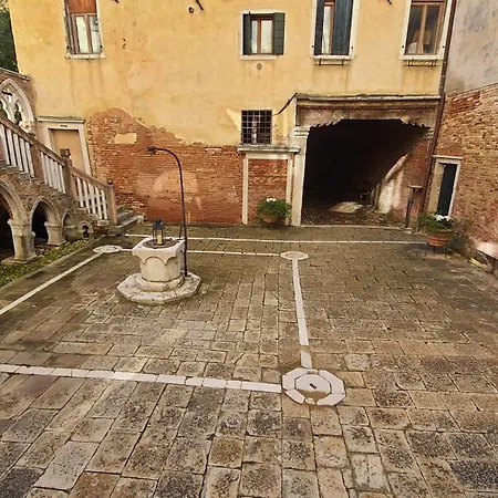 Apart Otel Palazzo Contarini Della Porta Di Ferro Venedik