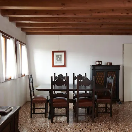 Palazzo Contarini Della Porta Di Ferro Venedik