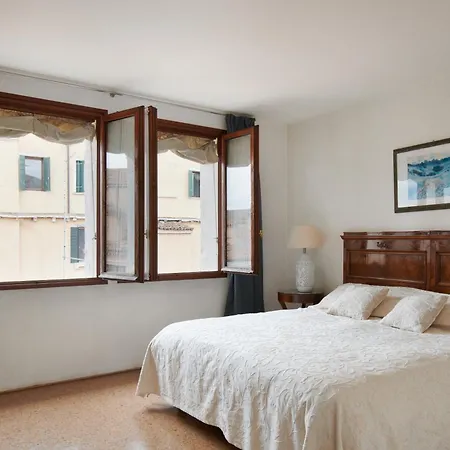 Palazzo Contarini Della Porta Di Ferro Apart Otel Venedik