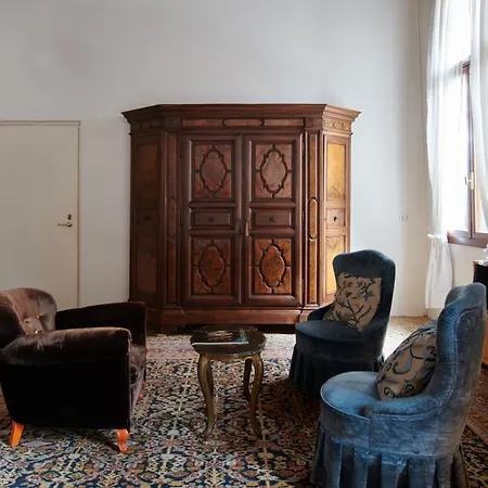 Aparthotel Palazzo Contarini Della Porta Di Ferro *