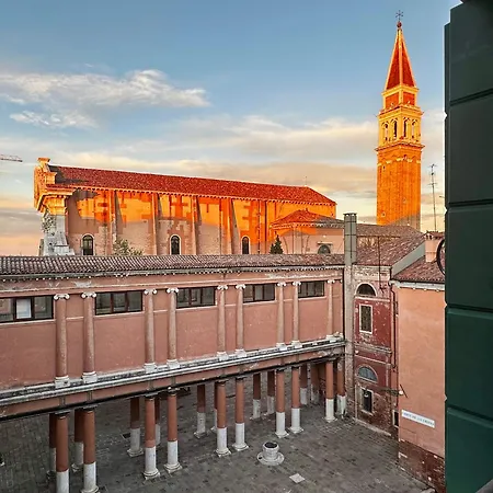 Апарт-отель Palazzo Contarini Della Porta Di Ferro