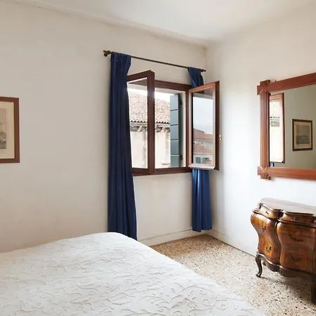 Palazzo Contarini Della Porta Di Ferro Апарт-отель *