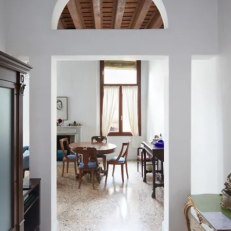 Palazzo Contarini Della Porta Di Ferro * Венеция