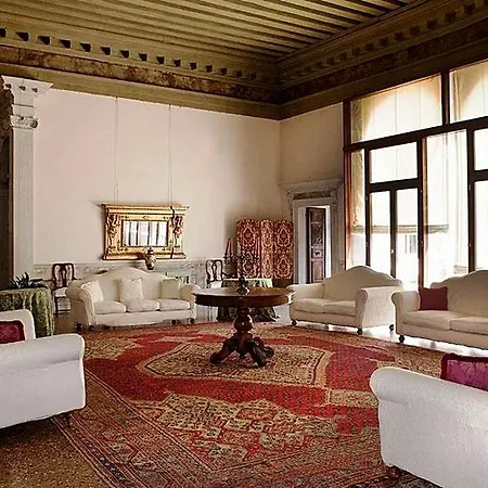 Aparthotel Palazzo Contarini Della Porta Di Ferro 2*