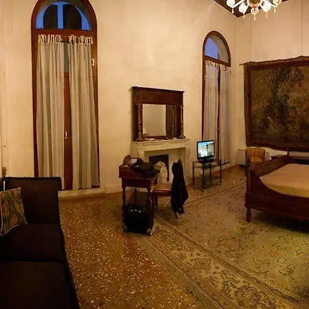 Aparthotel Palazzo Contarini Della Porta Di Ferro Venice