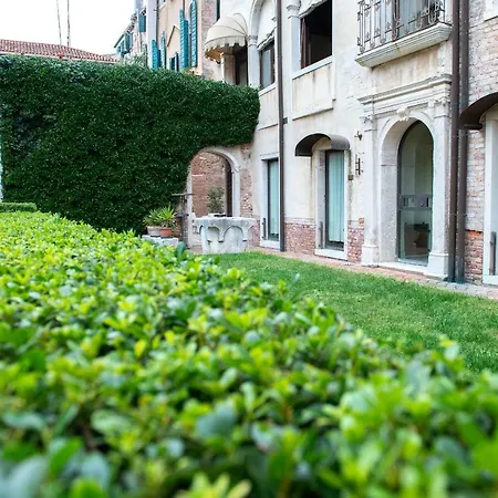Palazzo Contarini Della Porta Di Ferro Venice