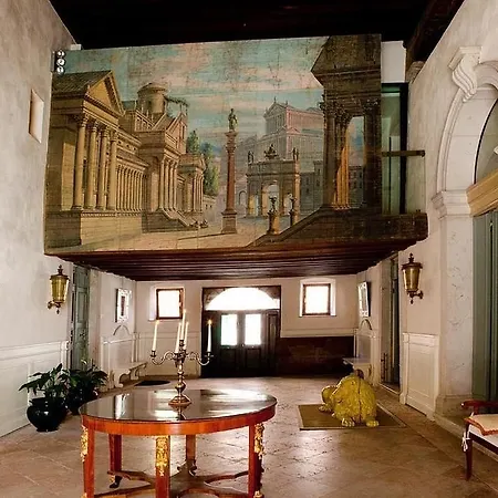 Aparthotel Palazzo Contarini Della Porta Di Ferro 2*