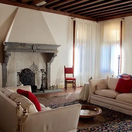 Aparthotel Palazzo Contarini Della Porta Di Ferro 2*