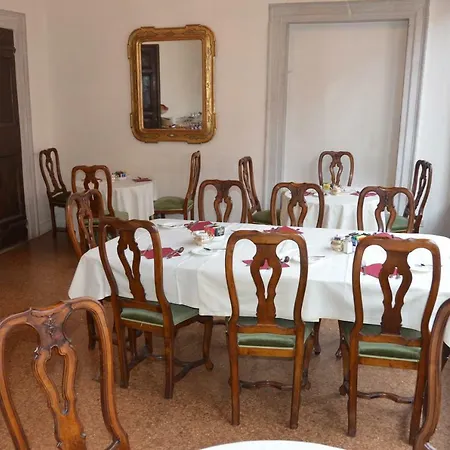 Palazzo Contarini Della Porta Di Ferro Apartmanhotel