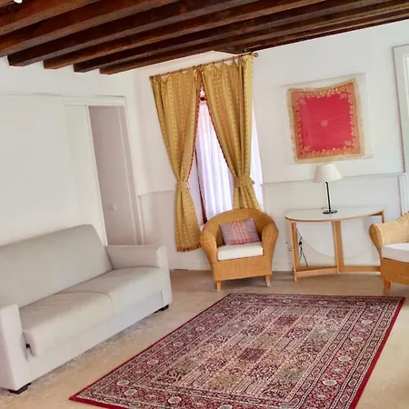 Palazzo Contarini Della Porta Di Ferro 2*